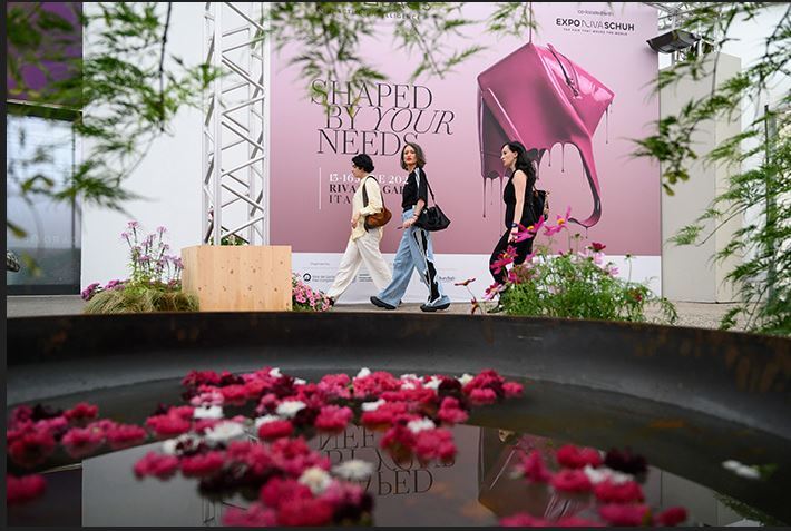 Expo Riva Schuh and Garda bags نمایشگاه بزرگ کیف و کفش ایتالیا شهر ریوا دل گاردا 